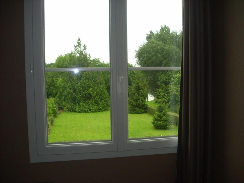 Auberge Du Vieux Chateau Saint-Sauveur-le-Vicomte Esterno foto